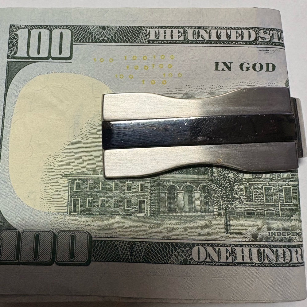 Kenneth Cole Reaction Silver Tone Money Clip
